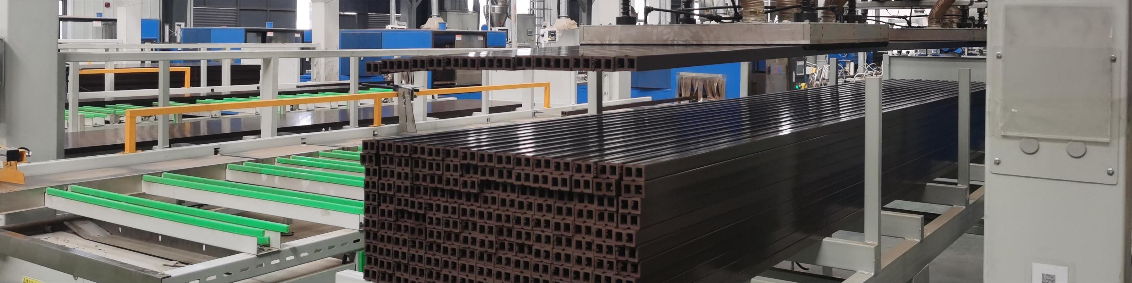qualità Decking in coestrusione in WPC fabbrica
