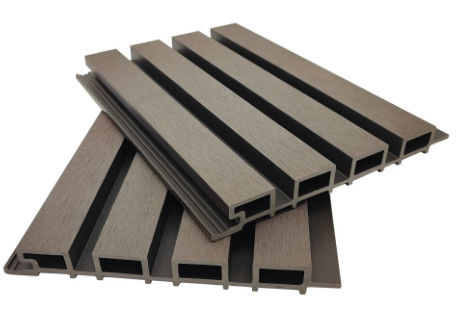 Pannelli di rivestimento scanalati in WPC per rivestimenti esterni Rivestimento murale in legno composito di plastica