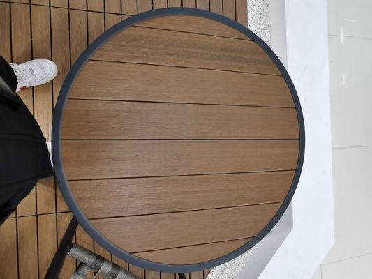 Ridefinire la vita all'aperto: sedie e tavoli da giardino WPC premium