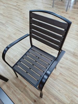 Ridefinire la vita all'aperto: sedie e tavoli da giardino WPC premium