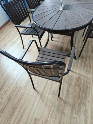 Ridefinire la vita all'aperto: sedie e tavoli da giardino WPC premium