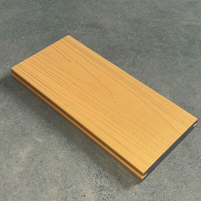 PANNELLI IN WPC METALLIZZATI CON DECKING IN ORO LUMINOSO CON PATINA DI LUSSO