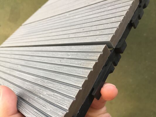 Piastrelle WPC autobloccanti per giardino, senza attrezzi, resistenti agli insetti