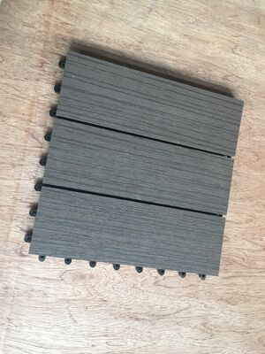 Piastrelle per esterni in WPC per la casa, 30x30 cm, durevoli pavimenti fai-da-te con aspetto legno naturale