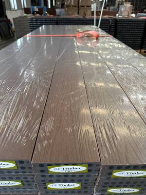 Pannelli compositi in materiali da costruzione durevoli WPC Decking per mobili da esterno