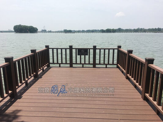 Pavimentazione in WPC per decking in legno composito di plastica a coestrusione economica per esterni