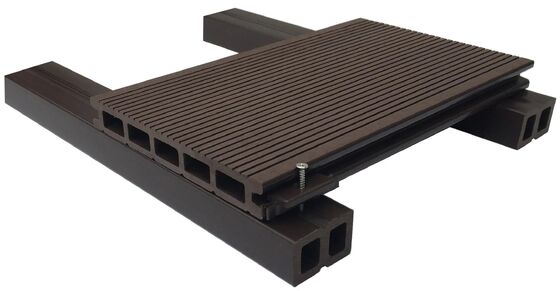 Decking per esterni in colore impermeabile in acero