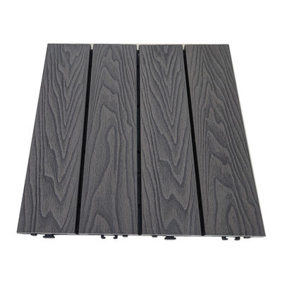 Piastrelle WPC per tetto in cioccolato 300 * 300 mm Decking composito in plastica di legno anti UV fai-da-te